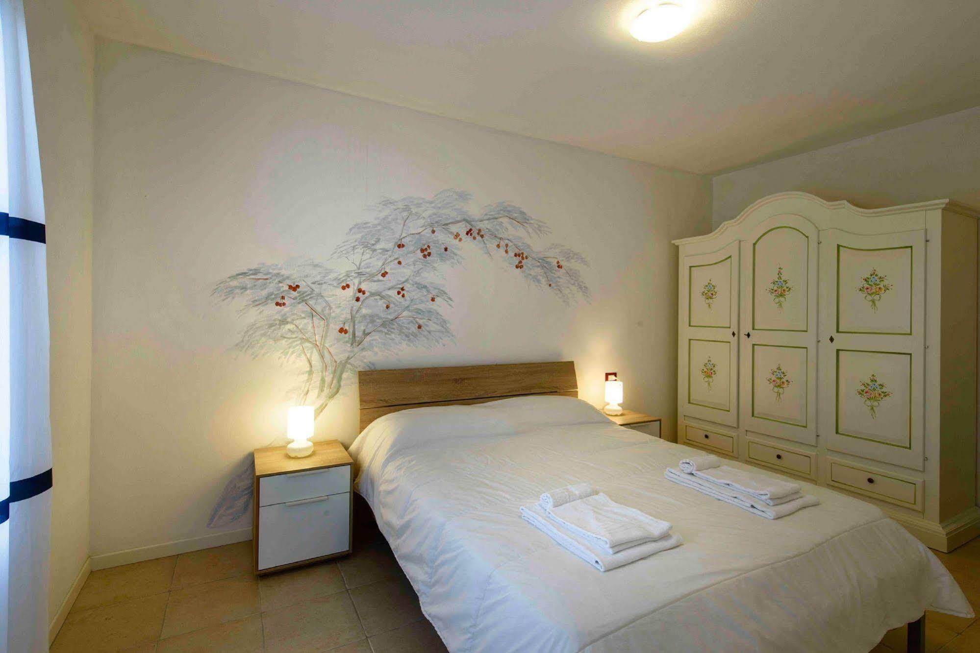 Hotel Residence Rena Bianca 바야사드리니아 외부 사진